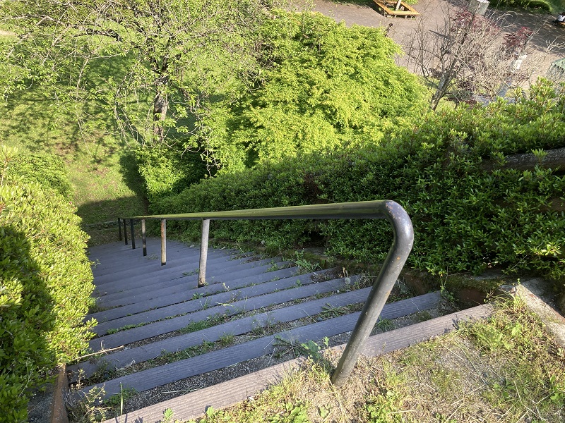 雀川砂防ダム公園急な階段